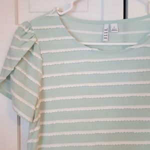 ELLE Tulip Sleeve Blouse